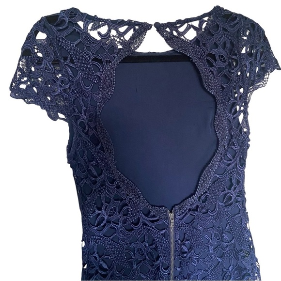 Alice + Olivia Clover Navy Open Back Lace Dress - Picture 6 of 7